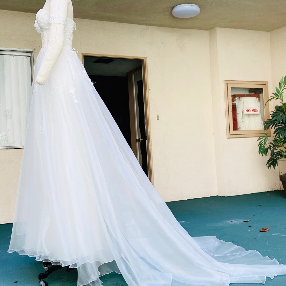 Wedding gown